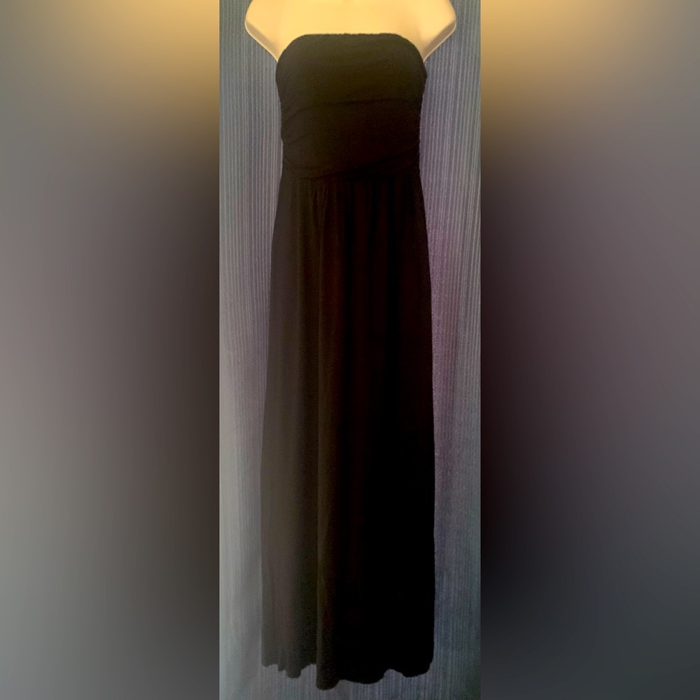 Women’s long strapless dress